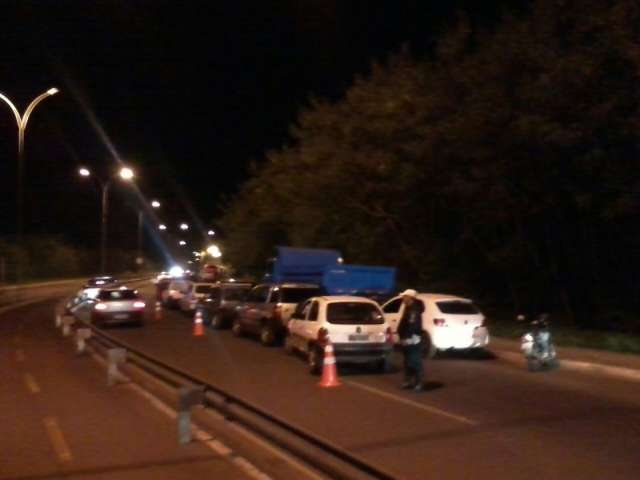 Blitz na avenida Ernesto Geisel recolhe 23 ve&iacute;culos ap&oacute;s festa junina 