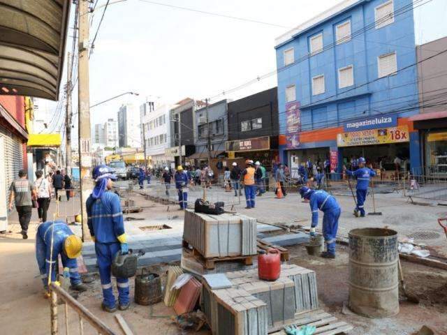 &Uacute;ltimo trecho interditado &eacute; liberado e obra na 14 de Julho entra na reta final