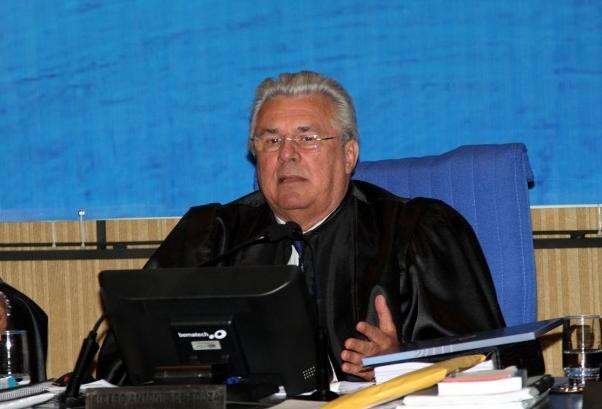 Conselheiro C&iacute;cero de Souza se aposenta, Jerson favorito para vaga