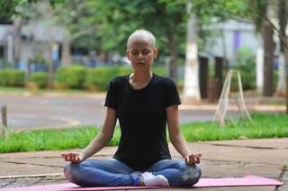 Marinez descobriu no yoga e na meditação uma forma de encontrar a paz (Foto: Alcides Neto)