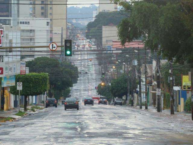 Capital tem chuva em pontos isolados; condi&ccedil;&atilde;o deve se manter esta semana