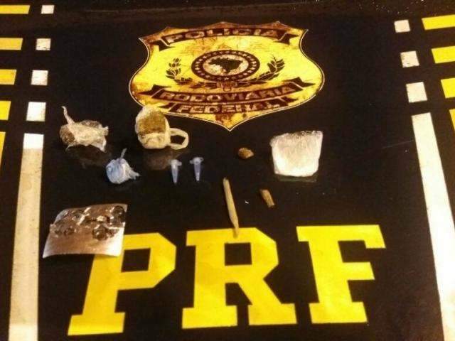 Caminhoneiro &eacute; preso por dirigir drogado e invadindo a contram&atilde;o 