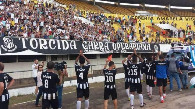 Oper&aacute;rio p&otilde;e ingressos &agrave; venda para estreia na Copa Verde; mulher paga meia