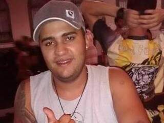 Alisson Patrick Vieira, que estava foragido, foi preso na manhã de hoje (11) (Foto: Reprodução/Facebook)