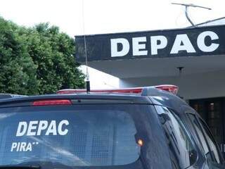 O caso foi registrado como invasão de domicílio na Depac (Delegacia de Pronto Atendimento), da Vila Piratininga. (Foto: Henrique Kawaminami)