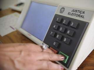 Testes em urnas eletrônicas encontram falhas mínimas, diz TSE Testes em urnas eletrônicas encontram falhas mínimas, diz TSE