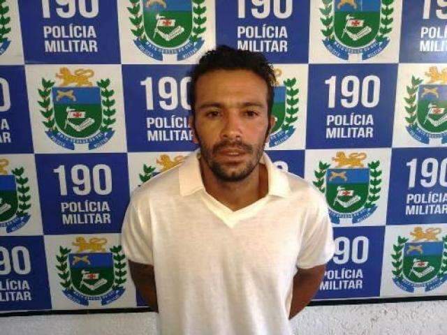 Homem &eacute; preso ap&oacute;s agredir e jogar &aacute;gua quente no rosto da esposa 