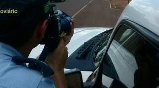 Excesso de velocidade será uma das principais infrações verificadas pela Polícia Militar Rodoviária. (Foto:Divulgação)