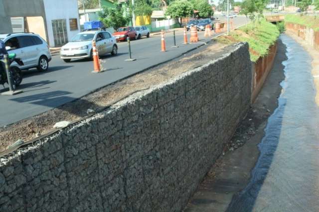 Avenida Interlagos &eacute; liberada ap&oacute;s conclus&atilde;o de gabi&atilde;o e pavimenta&ccedil;&atilde;o