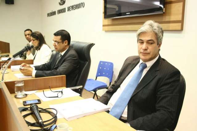 Relat&oacute;rio da CPI da Sa&uacute;de &eacute; contestado; Alex apresentar&aacute; voto-separado
