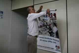 Banners e propagandas de Bernal foram retirados do Paço Municipal (Foto: Marcos Ermínio)