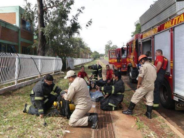 Fogo em unidade da &Aacute;guas Guariroba mobiliza Corpo de Bombeiros 