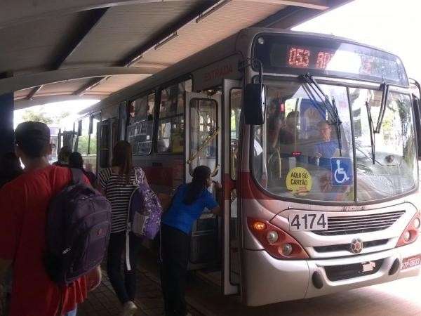 Alunos devem fazer recadastramento para receber &quot;passe do estudante&quot;