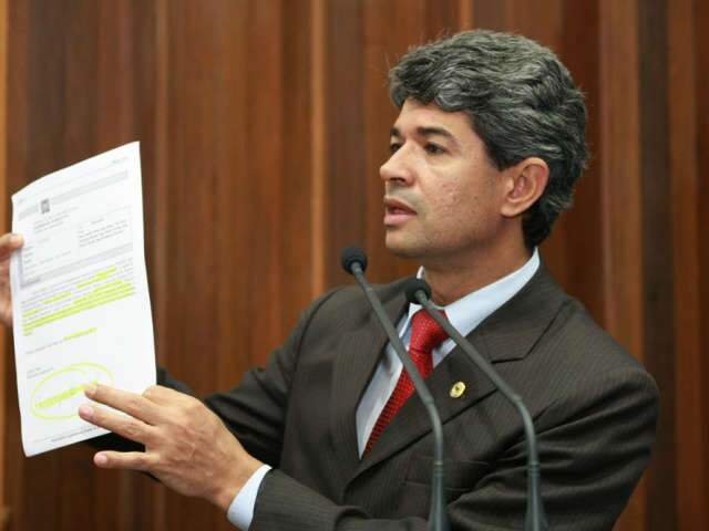  Deputado defende rompimento diplom&aacute;tico com Bol&iacute;via e Paraguai