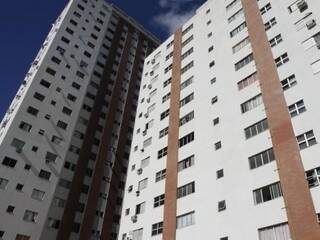 Dois blocos, 104 apartamentos e histórias dos moradores da melhor idade que hoje vivem na Dona Neta. (Fotos: Cleber Gellio)