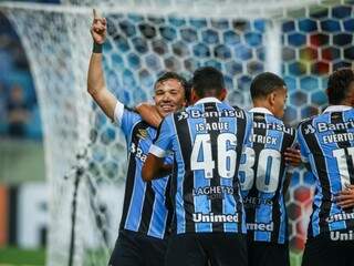 Jogadores do Grêmio comemorando o resultado da partida. (Foto: Lucas Uebel | Grêmio FBPA)