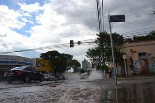 Foram registrados 43,3 milímetros de água, conforme o meteorologista Natálio Abrahão (Fotos: Helton Verão)