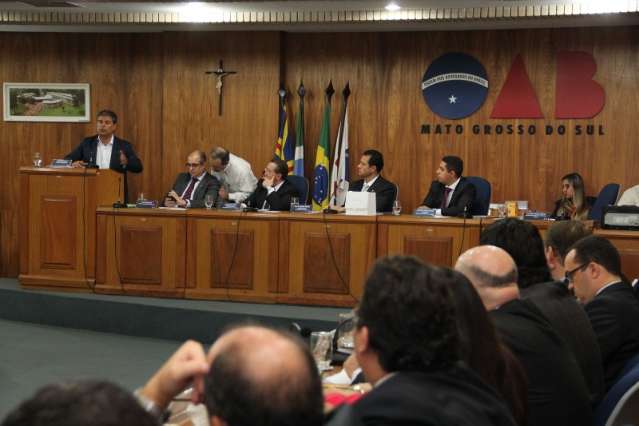 Se eleito, Nelsinho cogita privatizar pres&iacute;dios do Estado