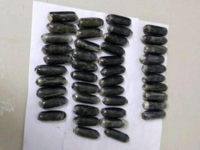 Adolescente de 15 anos &eacute; internada ap&oacute;s engolir 45 c&aacute;psulas de coca&iacute;na 