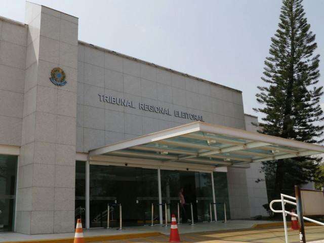 Propaganda por celular lidera ranking de den&uacute;ncias na Justi&ccedil;a Eleitoral