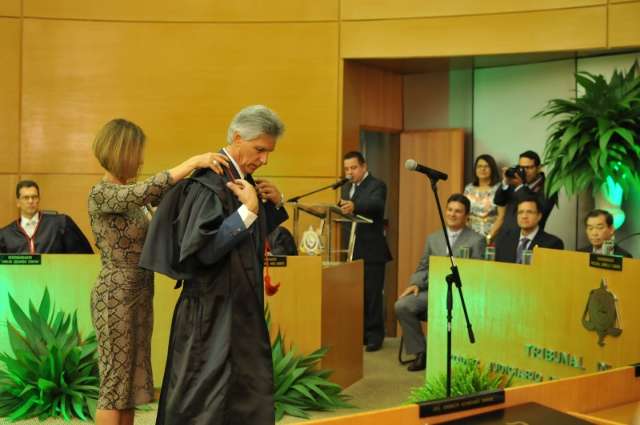 Ap&oacute;s duas indica&ccedil;&otilde;es, juiz Luiz Bonassini &eacute; empossado como desembargador