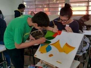 Alunos de escola de tempo integral da Rede Estadual de Ensino (Foto: Governo do Estado/Divulgação)