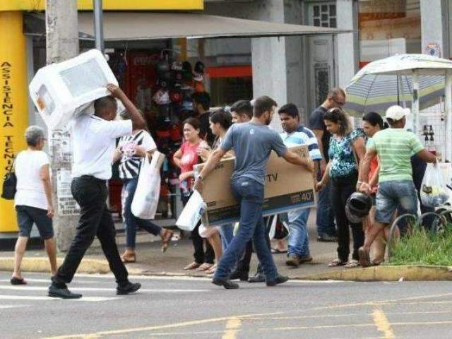 Com&eacute;rcio se mobiliza contra projeto que muda regra do protesto de clientes