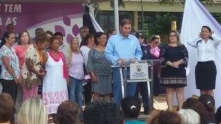 Prefeito de Campo Grande, Alcides Bernal, em evento de lançamento de ações para as mulheres no Horto Florestal. (Foto: Antonio Marques)