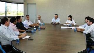 Empresários paulistas com o prefeito Murilo Zauith; empresas se preparam para se instalar em Dourados (foto: A. Frota)
