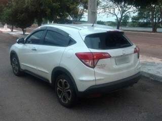 Veículo roubado em novembro do ano passado foi recuperados por policiais federais (Foto: divulgação/PRF)