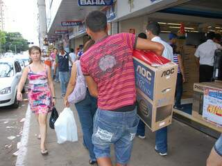 Em dezembro, mês de consumo em alta, a inflação aumentou, contribuindo para o fechamento recorde do ano: o maior IPC desde 2003. (Foto: Simão Nogueira)