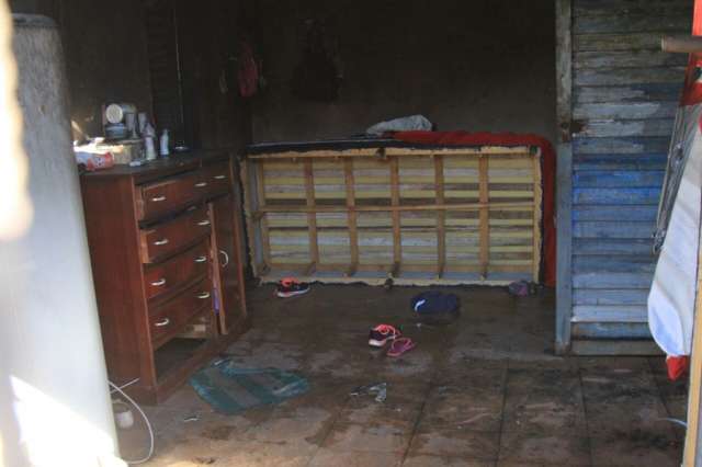 Trag&eacute;dia familiar: casa com 7 crian&ccedil;as pega fogo e beb&ecirc; fica ferido