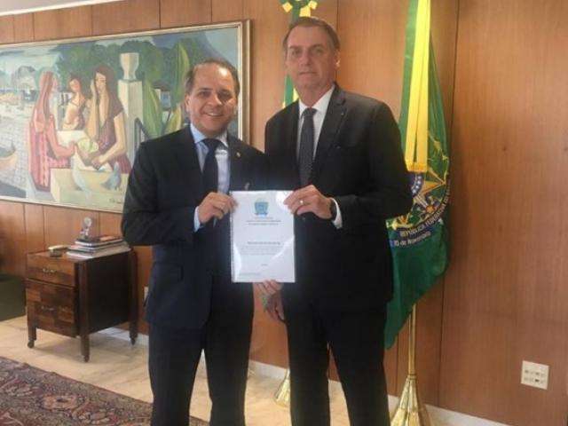 Deputado se re&uacute;ne com Bolsoraro e pede refor&ccedil;o na seguran&ccedil;a da fronteira de MS