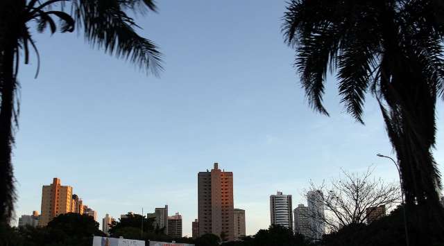 Dia ser&aacute; de sol, calor e pancadas de chuva em algumas cidades