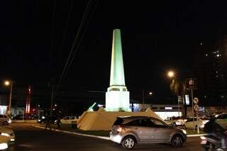O Belisco foi um dos primeiros monumentos a receber a iluminação (Foto: Marcelo Victor)