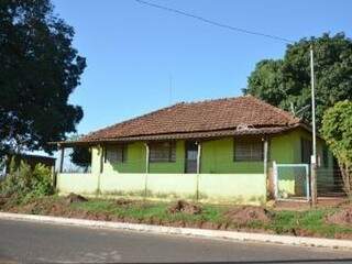 Casa de Roneir fica na área urbana de Rochedinho e está registrada em Jaraguari (Foto: Vanessa Tamires)