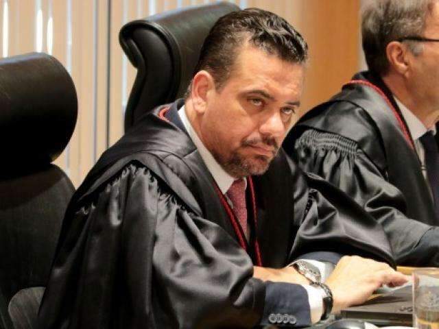 TJ mant&eacute;m indeniza&ccedil;&atilde;o por transtorno em vel&oacute;rio onde corpo caiu de caix&atilde;o