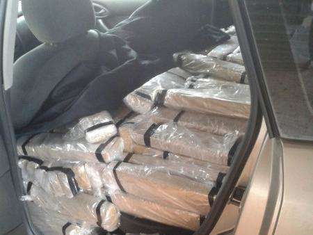 Jovem &eacute; preso com carro carregado com 439 kg de maconha na MS-164