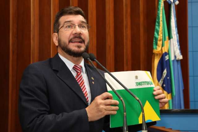 Kemp questiona decreto que exige autoriza&ccedil;&atilde;o para atos no Parque dos Poderes