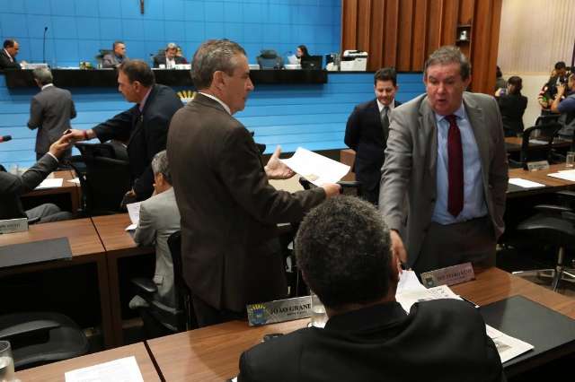 Deputados aprovam reajuste salarial de 4,08% a servidores do MPE