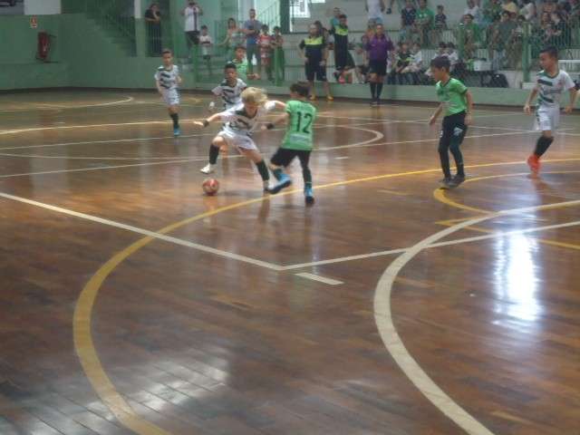 Jogos da semifinal da Copa Pelezinho s&atilde;o marcados por 31 gols 