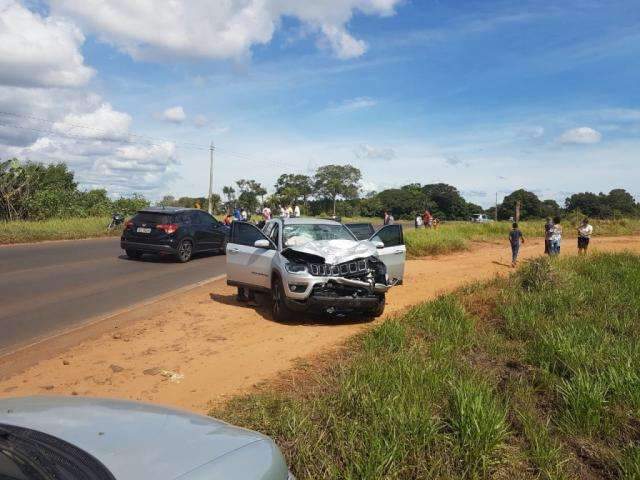 Colis&atilde;o envolvendo carro e motocicleta mata casal na MS-164