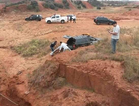 Homem matou e enterrou pintor &agrave;s margens da BR-163; acusado est&aacute; foragido