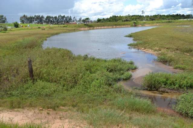 MPE investiga se condom&iacute;nio de luxo est&aacute; secando lago na Capital