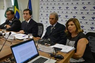 Equipe da Receita detalhou hoje o início da declaração do Imposto de Renda (Foto: José Cruz/Agência Brasil)