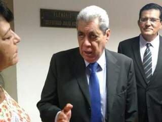 Ex-governador de MS, André Puccinelli (PMDB), em visita à Assembleia. (Foto: Leonardo Rocha)