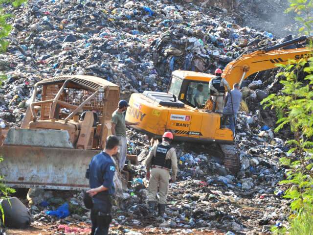  Prefeitura lamenta soterramento de menino no lix&atilde;o e anuncia apura&ccedil;&atilde;o