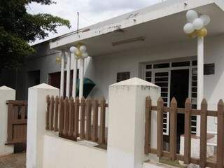 Com pr&eacute;dio de 87 anos tombado, escola municipal &eacute; invadida e furtada