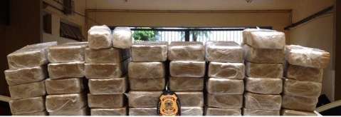 Em troca de R$ 15 mil, mecânico e namorada levavam 41,7 kg de cocaína