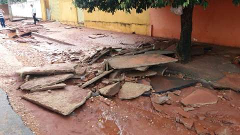 Temporal deixa rastro de destrui&ccedil;&atilde;o em cidade da regi&atilde;o do Bols&atilde;o 